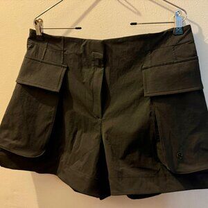 LULULEMON Athletica NWT Woman's Black Cargo Shorts Size 14